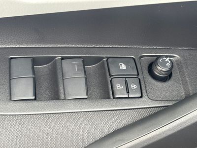 2026 Toyota Corolla Hybrid - Photo 7