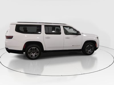 2023 Jeep Wagoneer L — photo 8 view