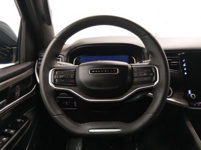 2023 Jeep Wagoneer L — photo 12 view