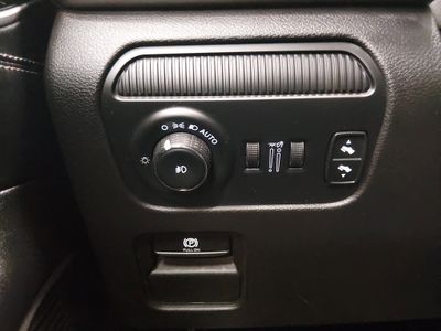 2023 Jeep Wagoneer L — photo 13 view