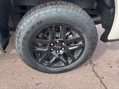 2026 Chevrolet Silverado 1500 — photo 16 view