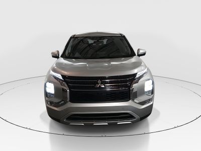 2024 Mitsubishi Outlander - Photo 2
