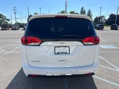 2017 Chrysler Pacifica — interior view