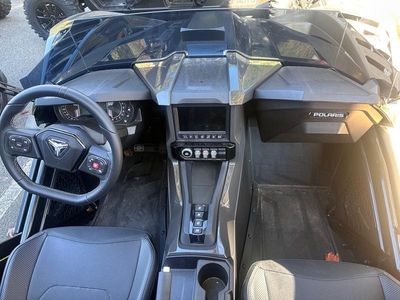 2025 Polaris Slingshot Slingshot R AutoDrive - Photo 8