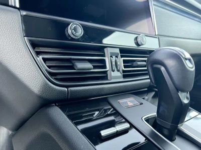 2024 Porsche Macan — photo 24 view