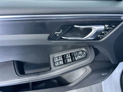 2024 Porsche Macan — photo 14 view