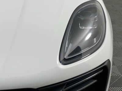 2024 Porsche Macan — photo 9 view