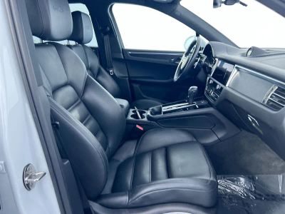 2024 Porsche Macan — photo 28 view