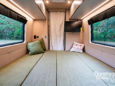 2026 OUTSIDE VAN — photo 15 view