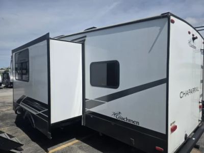 2022 Coachmen Chaparral Lite - Photo 5