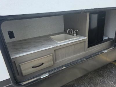 2022 Coachmen Chaparral Lite - Photo 9