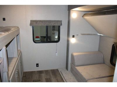 2022 Coachmen Catalina Legacy - Photo 9