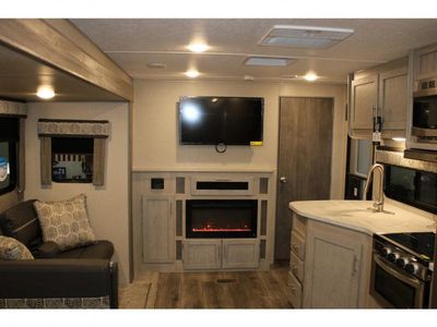 2022 Coachmen Catalina Legacy - Photo 6