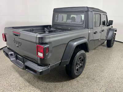 2026 Jeep Gladiator — detail view