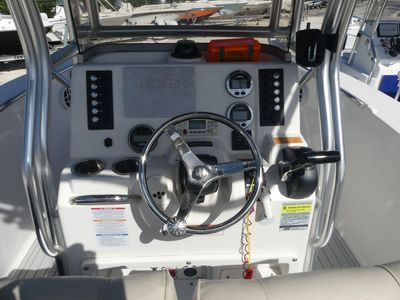2021 Robalo R200 - Photo 7