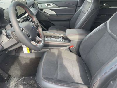2026 Ford Explorer — photo 12 view