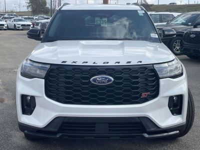 2026 Ford Explorer — photo 8 view