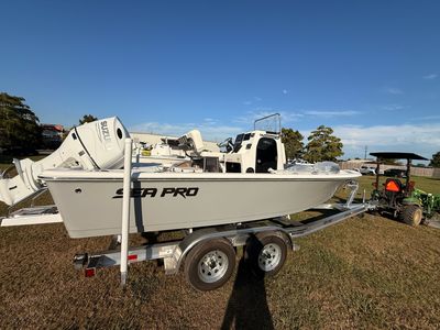 2025 Sea Pro 210 Bay - Photo 2