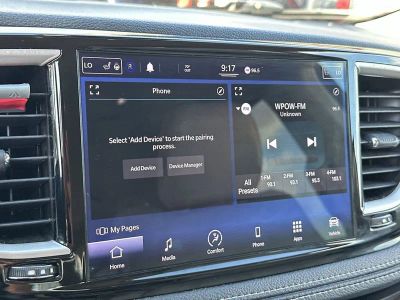 2021 Chrysler Pacifica — photo 12 view