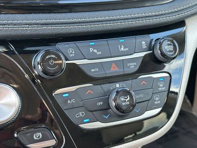 2021 Chrysler Pacifica — photo 16 view