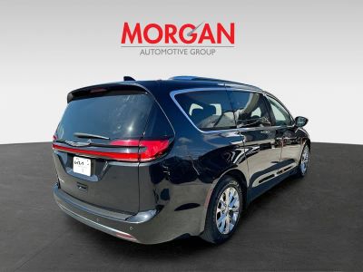 2021 Chrysler Pacifica — photo 8 view