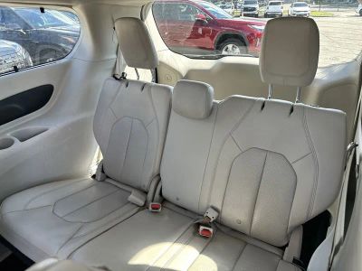 2021 Chrysler Pacifica — photo 24 view