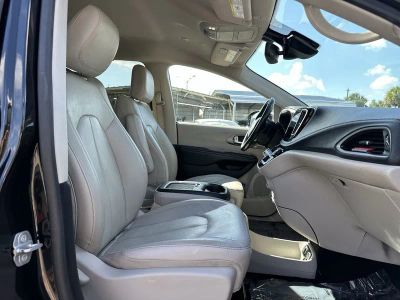 2021 Chrysler Pacifica — photo 25 view
