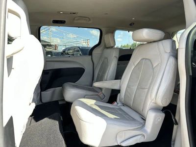 2021 Chrysler Pacifica — photo 23 view