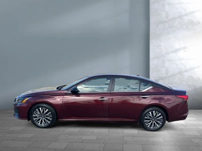 2025 Nissan Altima - Photo 3