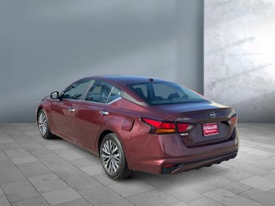 2025 Nissan Altima - Photo 4