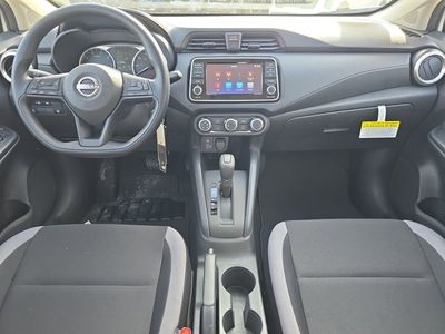 2025 Nissan Versa — photo 14 view
