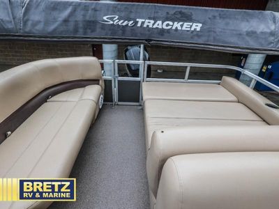 2017 Sun Tracker Sun Tracker - Photo 17