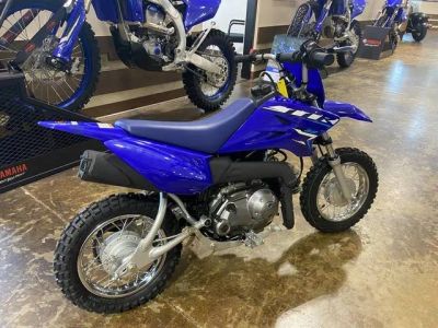 2026 Yamaha TT-R50E — front three-quarter view