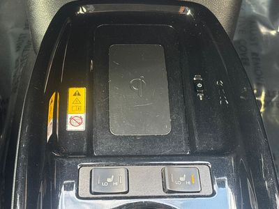 2022 Toyota Prius - Photo 13