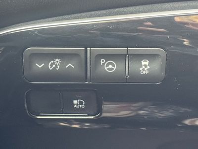 2022 Toyota Prius - Photo 23