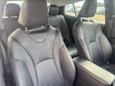 2022 Toyota Prius - Photo 16