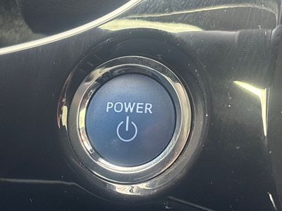 2022 Toyota Prius - Photo 17