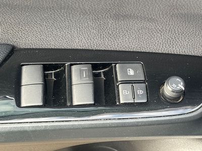 2022 Toyota Prius - Photo 6