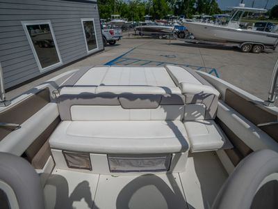 2011 Sea Ray 230SLX — photo 14 view