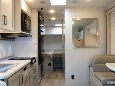 2026 Thor Motor Coach Pasadena SE - Photo 5