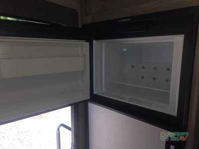 2020 Coachmen RV Freedom Express - Photo 15
