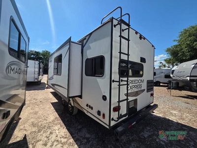 2020 Coachmen RV Freedom Express - Photo 6