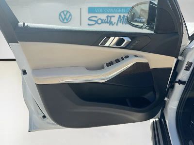 2022 BMW X5 — photo 21 view
