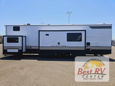 2025 CrossRoads RV Hampton - Photo 7