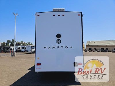2025 CrossRoads RV Hampton - Photo 5