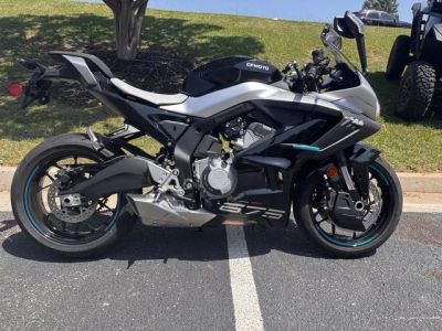 2026 CFMOTO 675SS — front three-quarter view