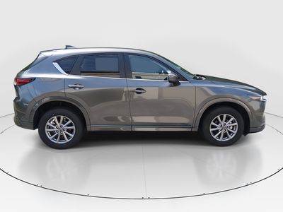 2025 Mazda CX-5 - Photo 8