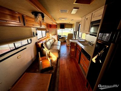 1998 Fleetwood Discovery - Photo 11