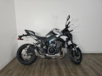2025 Kawasaki Z900 ABS Galaxy Silver/Metallic Spark Black - Photo 4