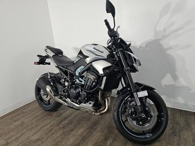2025 Kawasaki Z900 ABS Galaxy Silver/Metallic Spark Black - Photo 2